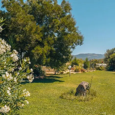 Casa Asfodeli - In Campagna Con Piscina Vakantiehuis